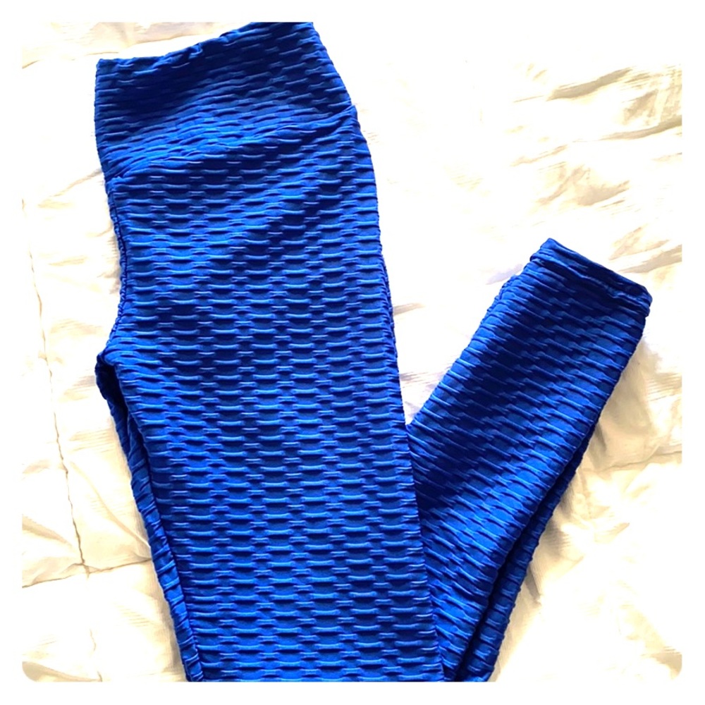 Textured Scrunch bum leggings